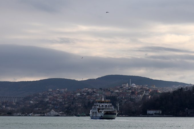 Турските власти издадоха предупреждение към корабите в района на Босфора